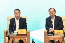 政府总理范明正与农民进行对话【组图】