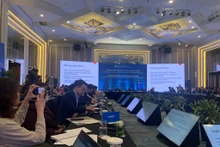 “越南数字技术企业走出世界”会议场景。