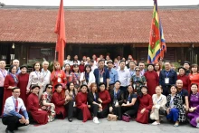 归国参加2023年雄王忌日的越南侨胞代表团。