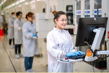 附图：英特尔已在越南投资15亿美元，并将继续加大对越南的投资力度。