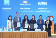 新加坡旅游局与越南航空公司及圣淘沙发展集团签署三方合作备忘录。