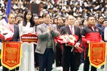 越南奠边省与老挝北部六省学生文艺体育交流活动正式开幕。
