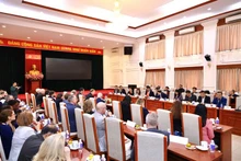 工作会谈场景。（图片来源：moet.gov.vn）