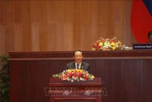 政府总理范明正致信祝贺宋赛·西潘敦同志担任老挝总理