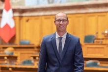 应越南国会主席王廷惠的邀请，瑞士联邦议会国民院议长马丁·堪迪纳斯自6月27日至30日对越南进行正式访问。