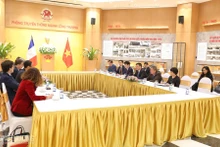 越南工贸部长阮鸿延会见法国外交与欧洲事务部负责对外贸易的部长奥利维尔·贝希特。