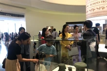 4月18日，河内博物馆举行“回响”专题展览，向公众介绍2000多年前雄王时代和东山文化的近百件珍贵文物、图片和资料。