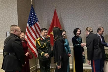 出席活动的各位代表。（图片来源：越通社）