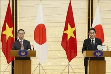 越南国家主席武文赏和日本首相岸田文雄会见记者。