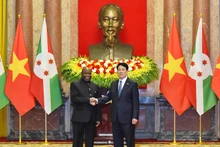 越南国家主席梁强主持仪式 欢迎布隆迪总统恩达伊施米耶访越【组图】