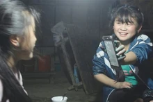 《云雾中的孩子》中的画面。
