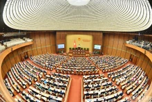 10月23日上午9时，国会在国会大厦延红大会场举行第十五届国会第六次会议开幕式。