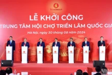 越南政府总理范明正出席国家会展中心奠基仪式。（陈海 摄）