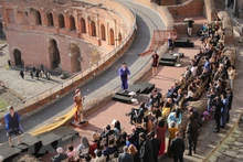 越南丝绸亮相意大利。