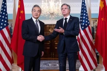 美国国务卿安东尼·布林肯与中国外交部长王毅。