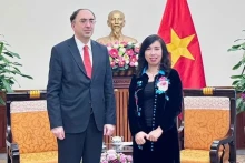 越南外交部副部长黎氏秋姮会见亚美尼亚驻越大使苏勒·巴格赫达萨良。