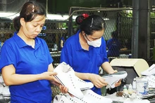 许多市场的需求下降导致商品出口面临困难。（北山 摄）