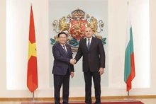 越南国会主席王廷惠会见保加利亚总统鲁门·拉德夫。（图片来源：越通社）