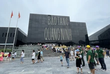 附图：广宁省游客到访量回升。