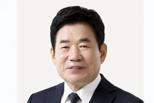 韩国国会议长金振杓。