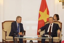 越共中央总书记、国家主席苏林会见法越友好协会主席阮海南。（图片来源：越通社）