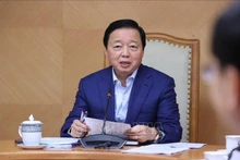 政府副总理陈红河在会上发表讲话。