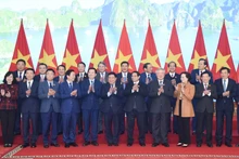 政府总理范明正向政府成员部署任务【组图】