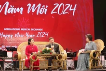 河内举行“迎接2024年新年”国际艺术交流活动。
