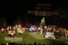 题为“古都迎新年”的宁平节闭幕式吸引成千上万的国内外民众和游客参加。（图片来源：宁平报）