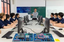 附图。