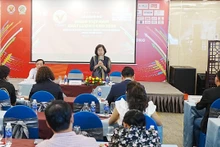 越南优质产品企业协会主席武金幸发表讲话。