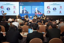 出席东海研讨会的专家和学者。(图片来源:外交部)
