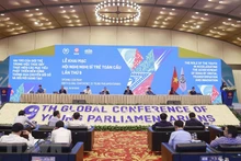 越南国会主席王廷惠出席第九届全球青年议员大会彩排活动。