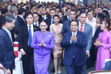 越南政府总理范明正和泰国总理佩通坦·西那瓦出席2025年越泰企业论坛【组图】