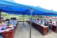 会谈场景。（图片来源：平辽县门户网站）