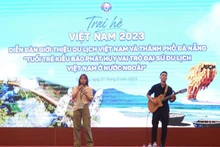 海外越南青年的艺术表演节目。