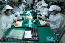 附图：电子零件生产。