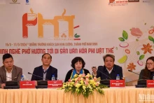 南定省人民委员会、南定省文化体育厅、南定省饮食文化协会等举行记者会，公布2024年河粉节的主题为“越南河粉之路”。