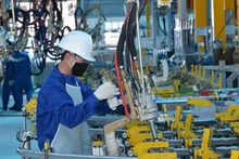 附图：9月份越南制造业新订单量持续增加 PMI则有所下降。（图片来源：经济时报）