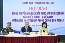 越南劳动、荣军与社会部同国家地雷行动中心联合举行新闻发布会。