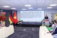 胡志明市友好组织联合会举行见面会 纪念德意志联邦共和国统一32周年。
