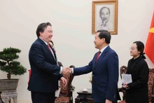 越南政府副总理黎明慨会见美国驻越大使马克·纳珀。