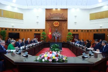 越南政府副总理陈流光会见欧洲议会人权小组委员会主席。