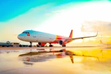 附图：今年前六月越捷航空盈利完成年计划的121%。