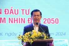 同奈省委书记阮红岭在会上发表讲话。