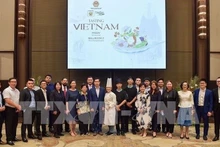 参加由越南驻泰国商务处举办的越南饮食文化推广活动各位代表。