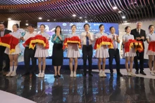 2023年岘港高尔夫旅游节盛大开幕。（图片来源：VOV）