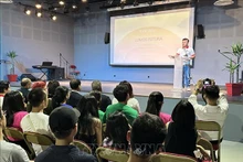 越南青年学生欧洲夏令营开幕。