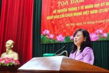 越南卫生部部长陶红兰发表讲话。