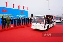 越南芒街—中国东兴口岸北仑河二桥客运功能启用。（图片来源：劳动报）